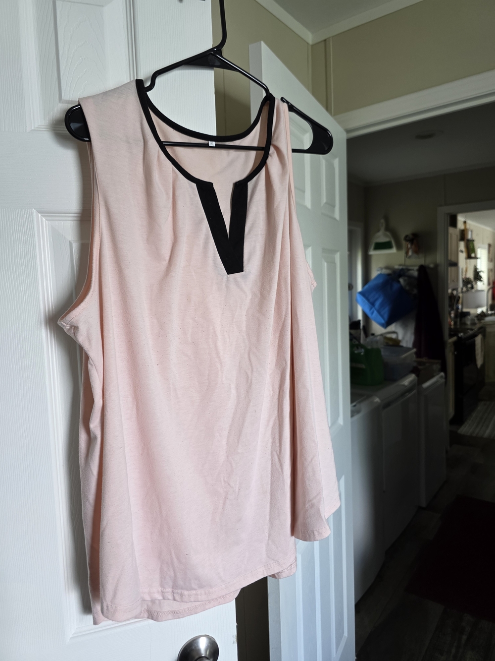 Sleeveless Pink Contrast-Trim Tank Top